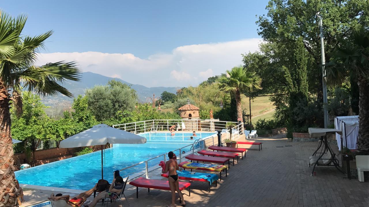 Resort Le Parisien Montecorvino Pugliano Exterior foto