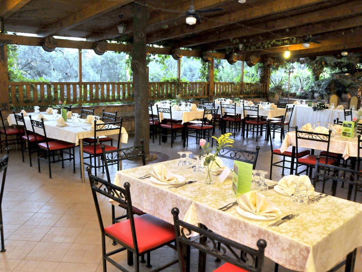 Resort Le Parisien Montecorvino Pugliano Exterior foto