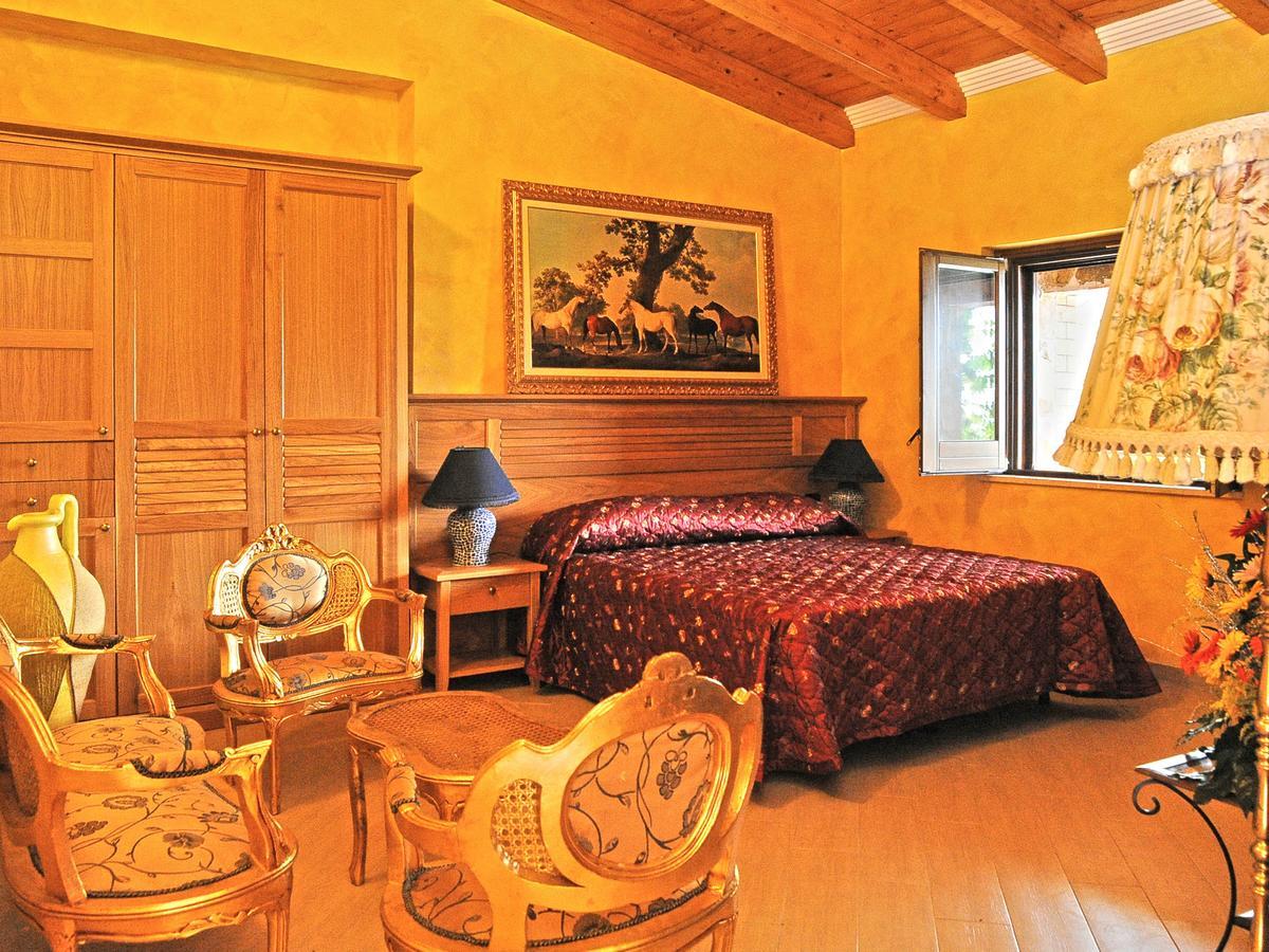Resort Le Parisien Montecorvino Pugliano Exterior foto